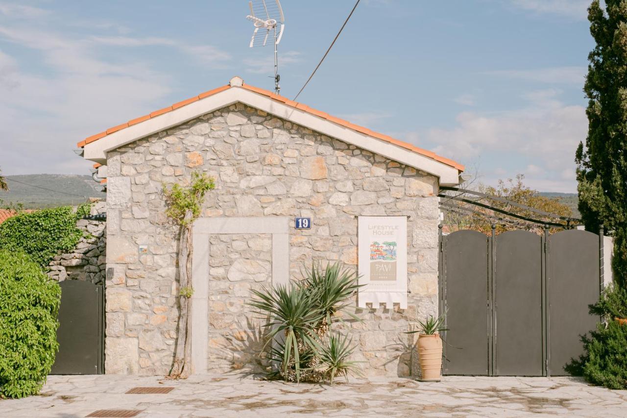 Pavi Apartments Life Style House With Private Pool Kornić Exteriör bild